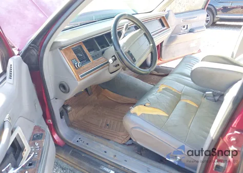 1994 Lincoln Town Car Executive z USA, uszkodzony, nr VIN 1LNLM81W3RY704691